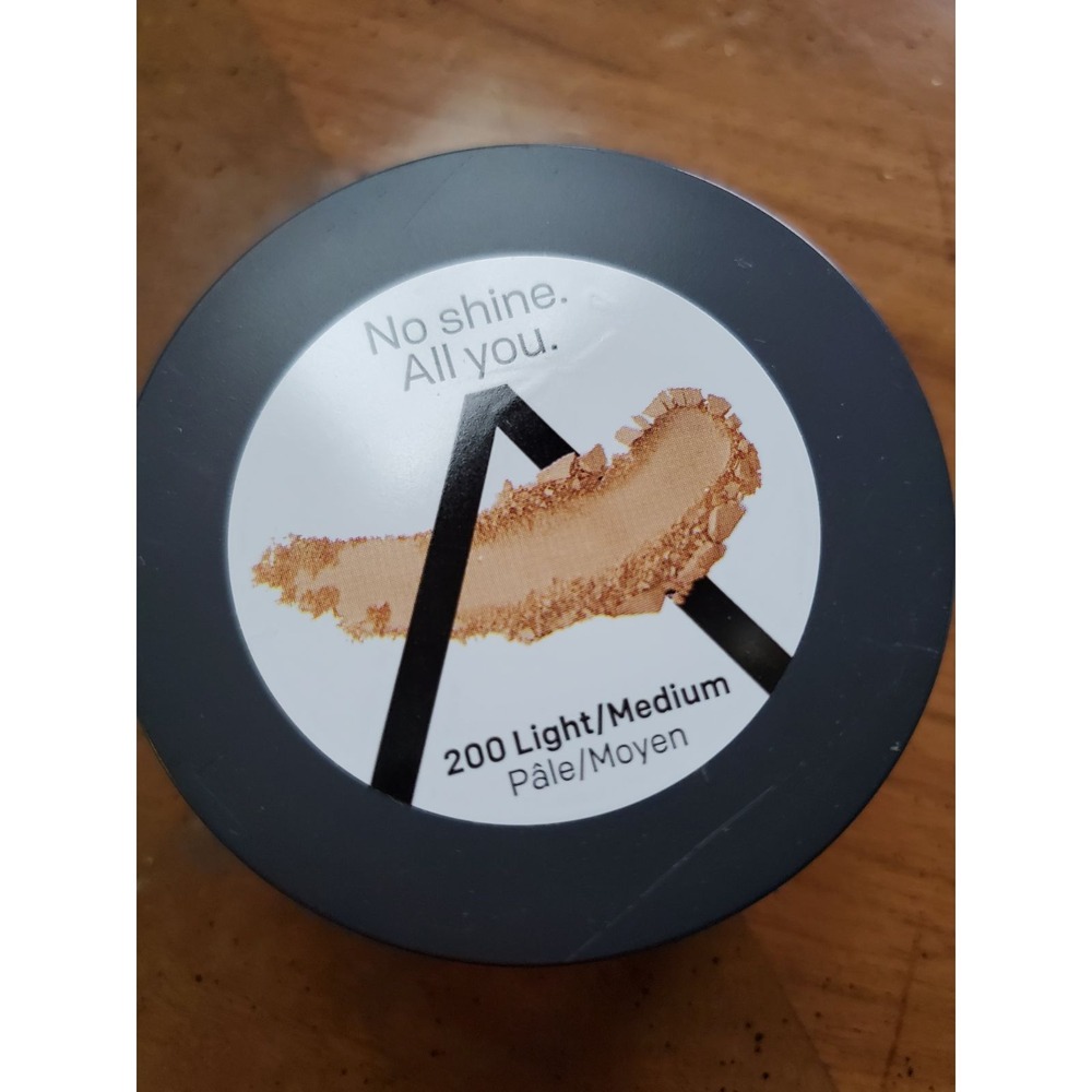 LAST ALMAY loose powder light medium new brand new